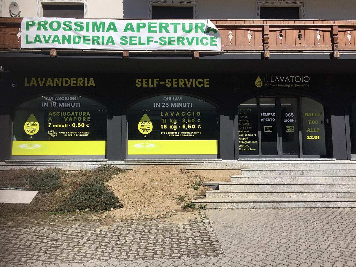 Apertura nuova lavanderia Self Service - la porta automatica la forniamo noi: Immagine 2