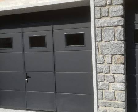 Nuova porta sezionale con porta pedonale integrata e porta laterale a Colorina (SO): Immagine Elenchi
